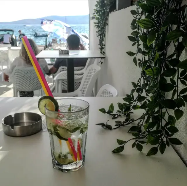 Mojito on the Beach Bar Bellezza terrace