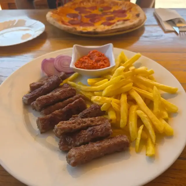 grill meat and fries at Buffet Pizzeria Niko